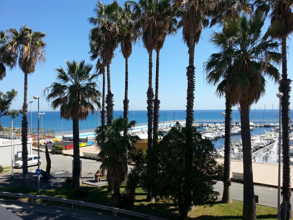 Vela Bianca H & R Hotel Diano Marina Exterior photo